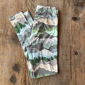 LuLaRoe Leggings Mountains 🏔 & Trees 🌲
